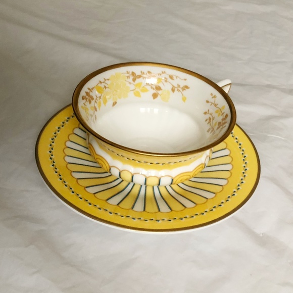 💥Super Sale💥NWB Harlequin Yellow Ribbon Wedgwood From England Mint Condition